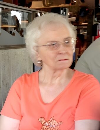 Dorothy A Mullins